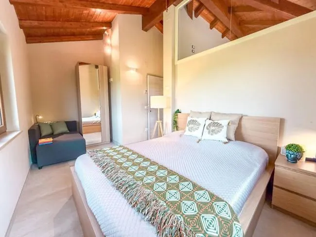 Un A Parte Monsampolo Del Tronto